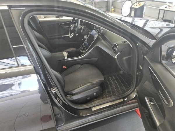 Fahrzeugabbildung Mercedes-Benz C 220 T d Avantgarde 9G-Tronic W206 MBUX ACC DIG