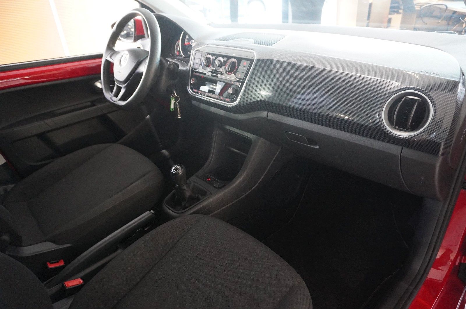 Fahrzeugabbildung Volkswagen up! 1.0 MOVE 5-TÜR KLIMA/SHZ/USB/NEBEL/SPORT/LED