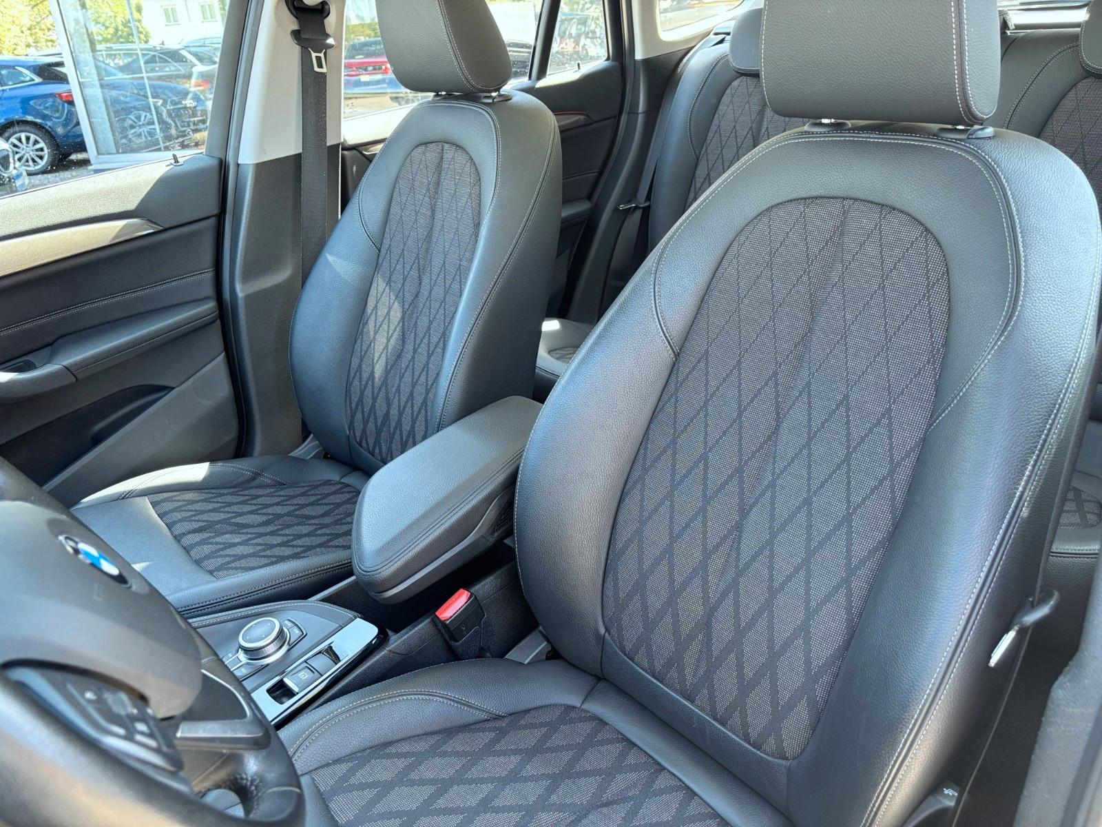 BMW X1 sDrive 18 d xLine*Auto*Pano*LED*1-Hand*S-Heft, миниатюра 26