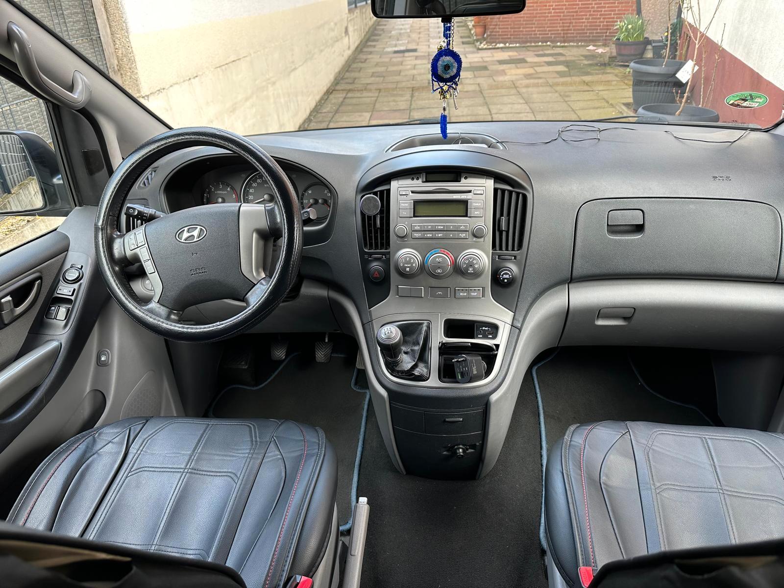Hyundai H-1