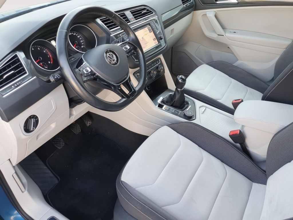 Fahrzeugabbildung Volkswagen Tiguan 1.4 TSI 4M Highline AHZV,Navi,LED,ACC,SH