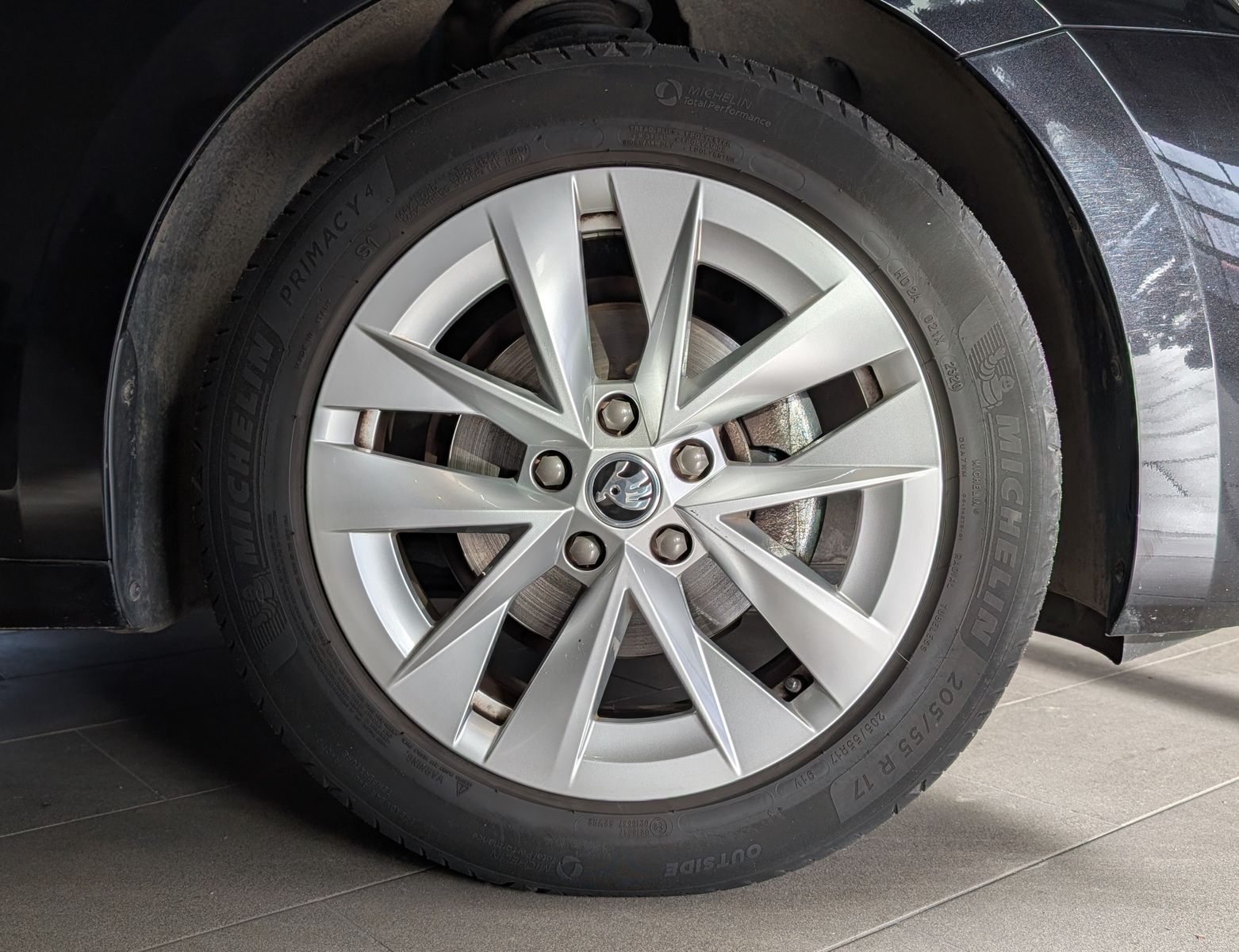 Fahrzeugabbildung SKODA Octavia 2.0 TDI First Edition LED Memory Pano 17