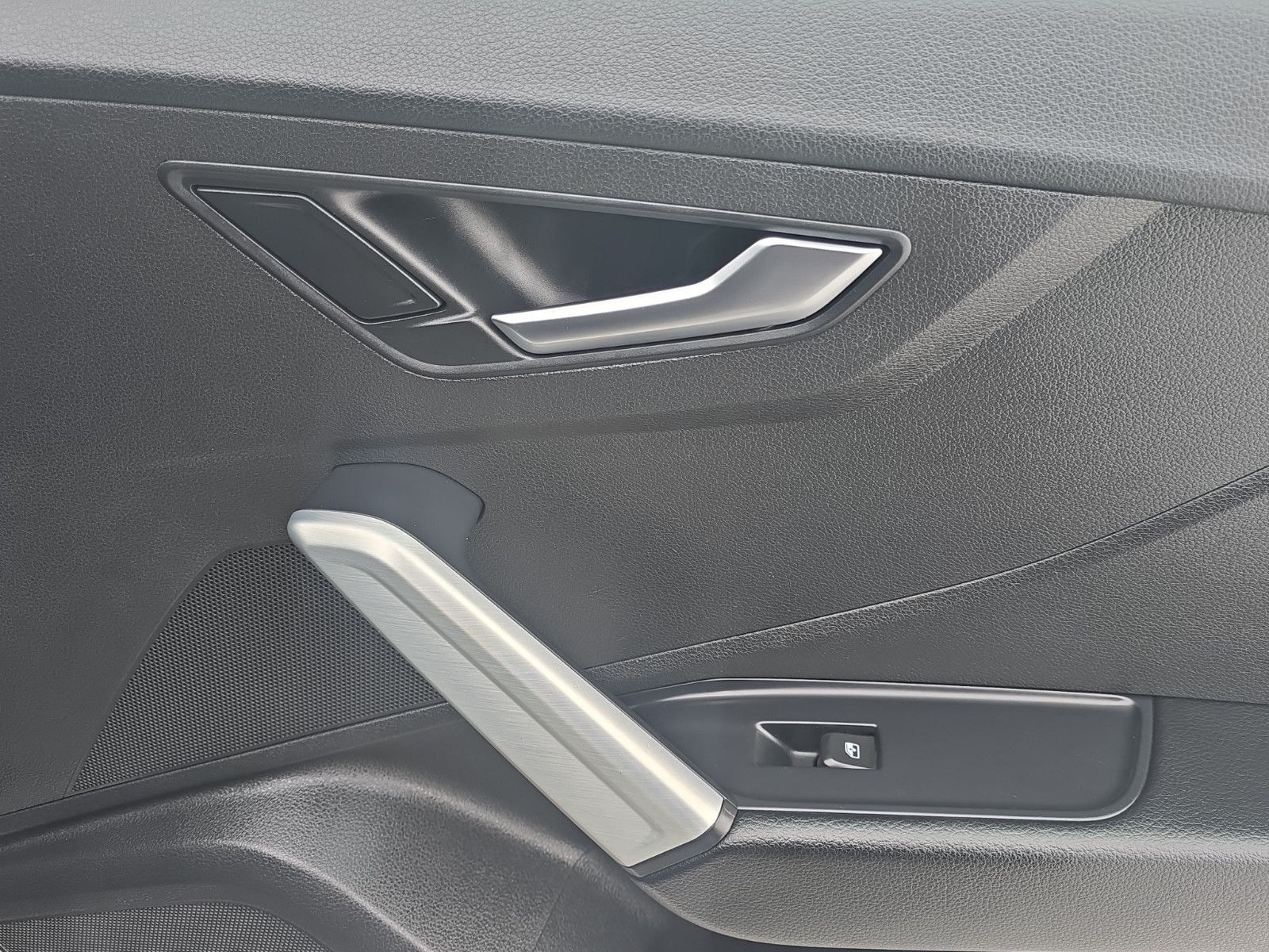 Fahrzeugabbildung Audi Q2 sport ultra  KLIMA PDC SHZ KAMERA SPURASISTEN