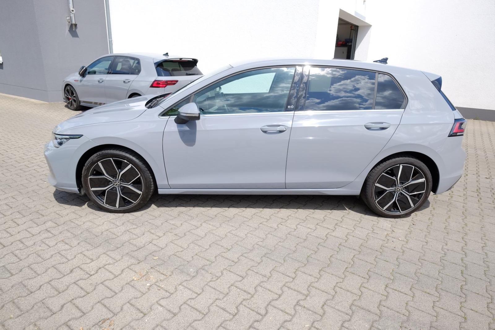 Volkswagen Golf VIII 1,5TSI Edition 50 Navi/Matrix/360°/ACC