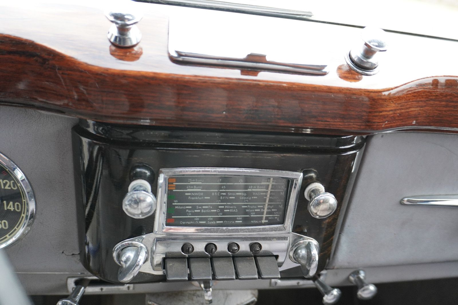 Fahrzeugabbildung Mercedes-Benz 220 A Cabriolet