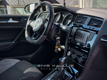 Volkswagen Golf - 6