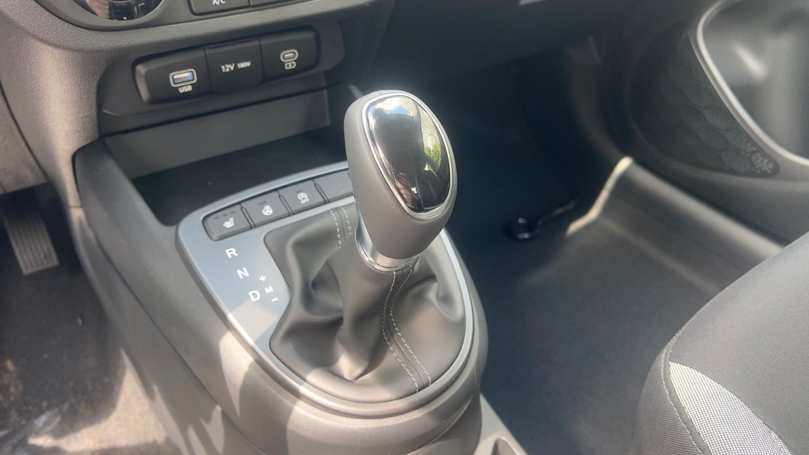 Fahrzeugabbildung Hyundai i10 1.0 Trend AMT *Nav*Klima*CarPlay*Kamera*PDC*