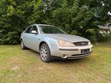 Ford Mondeo 2.5 V6 Ghia  - Ford Mondeo: V6 Ghia