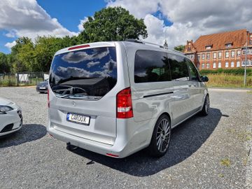 Mercedes V 220 - 8