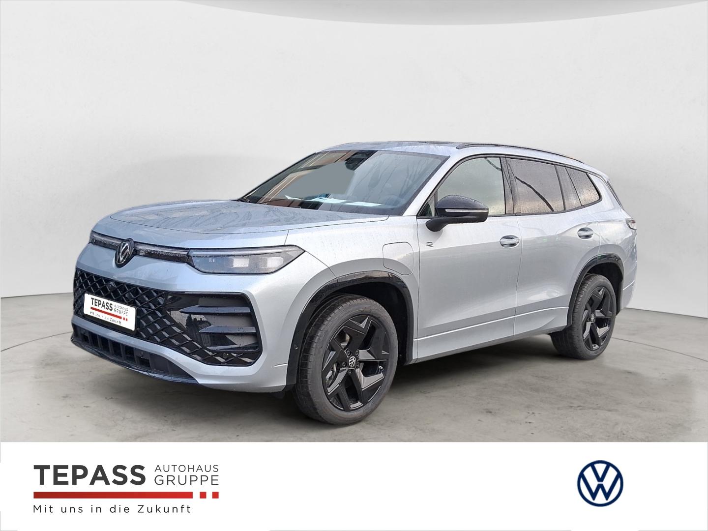 Volkswagen Tayron 1,5 l eHybrid R-Line 19 PANO AHK MATRIX