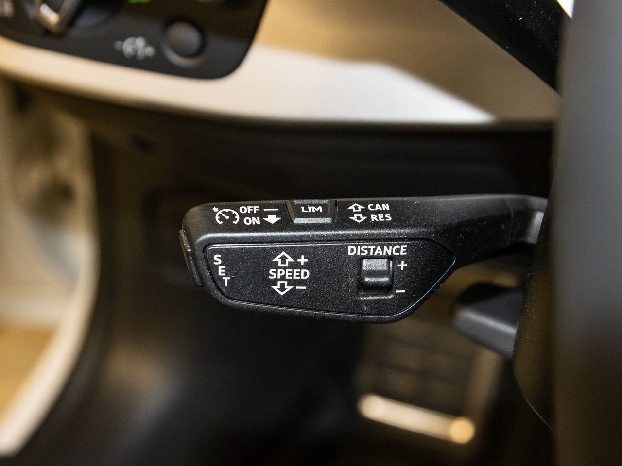 Audi A4 Avant 40 TFSI quattro S line Matrix B&O 360° foto 23