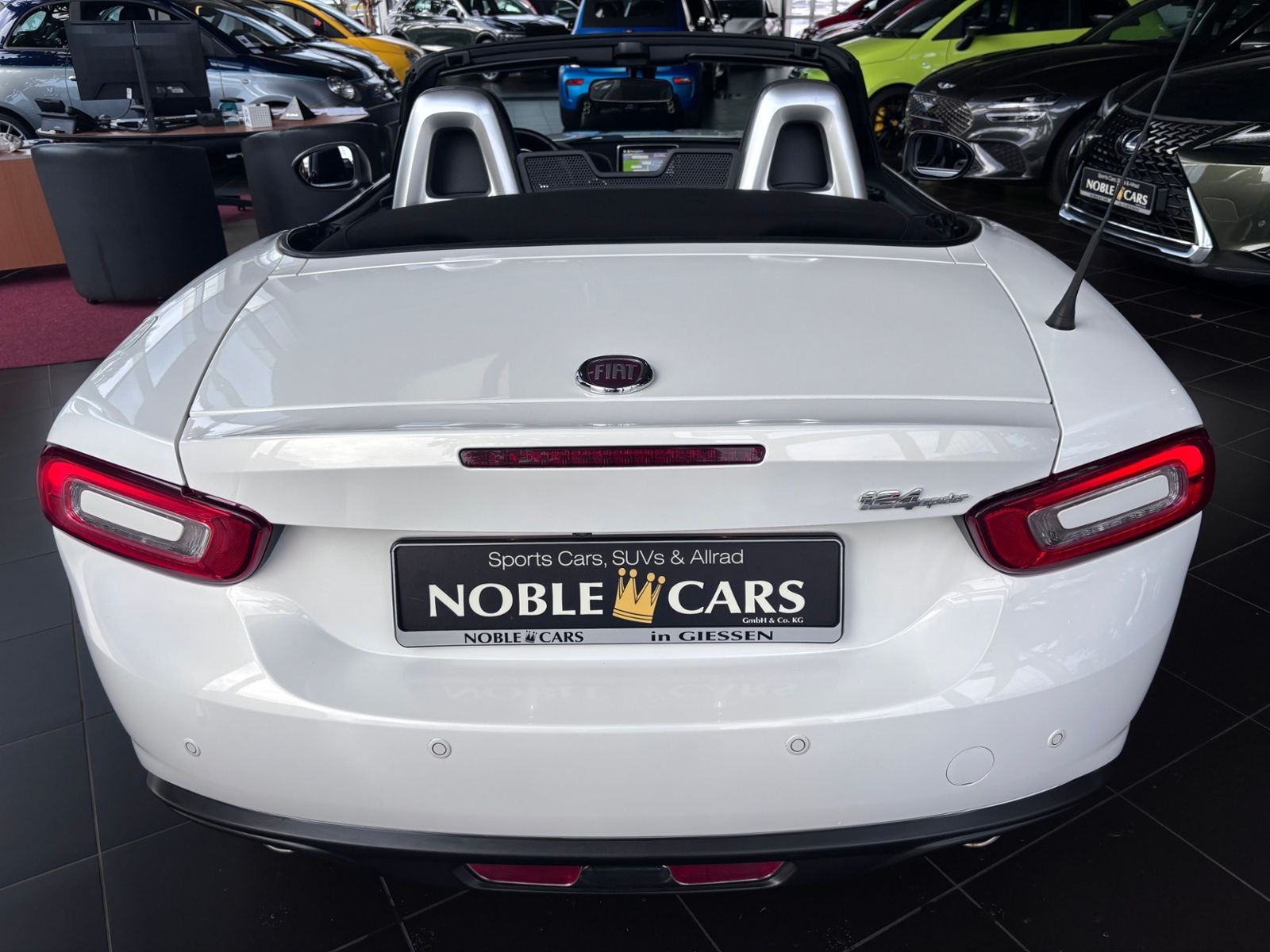 Fahrzeugabbildung Fiat 124 Spider Lusso LED NAVI ALU