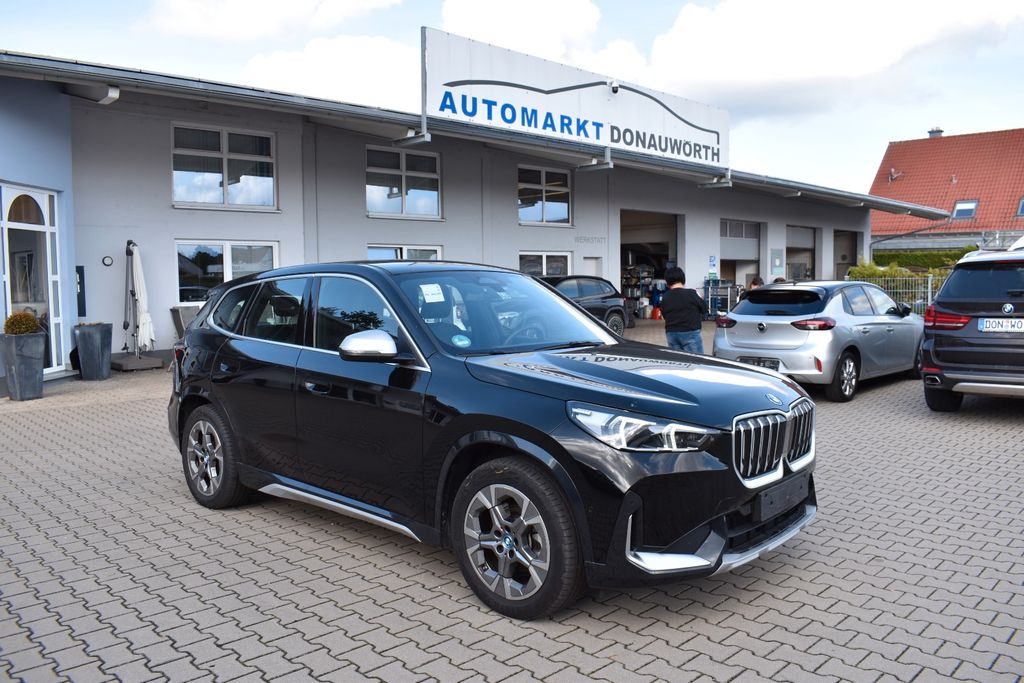 Image of BMW iX1