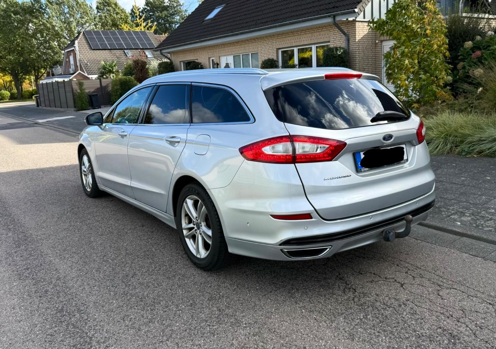 Ford Mondeo 2015 — салон