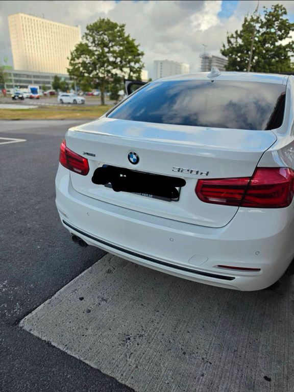 Image of BMW 320