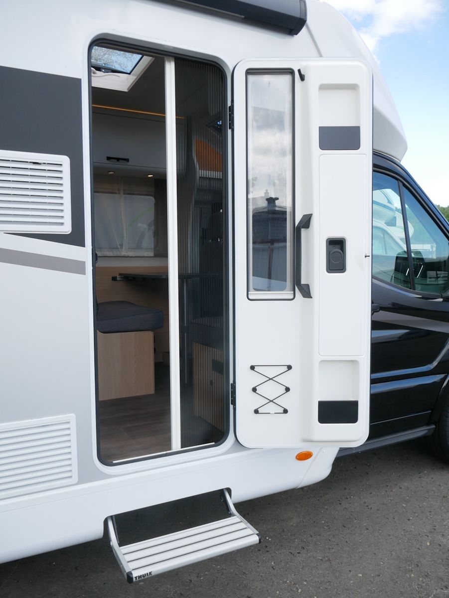 Fahrzeugabbildung Sunlight Adventure T Ford 690L Bi-Xenon Scheinwerfer