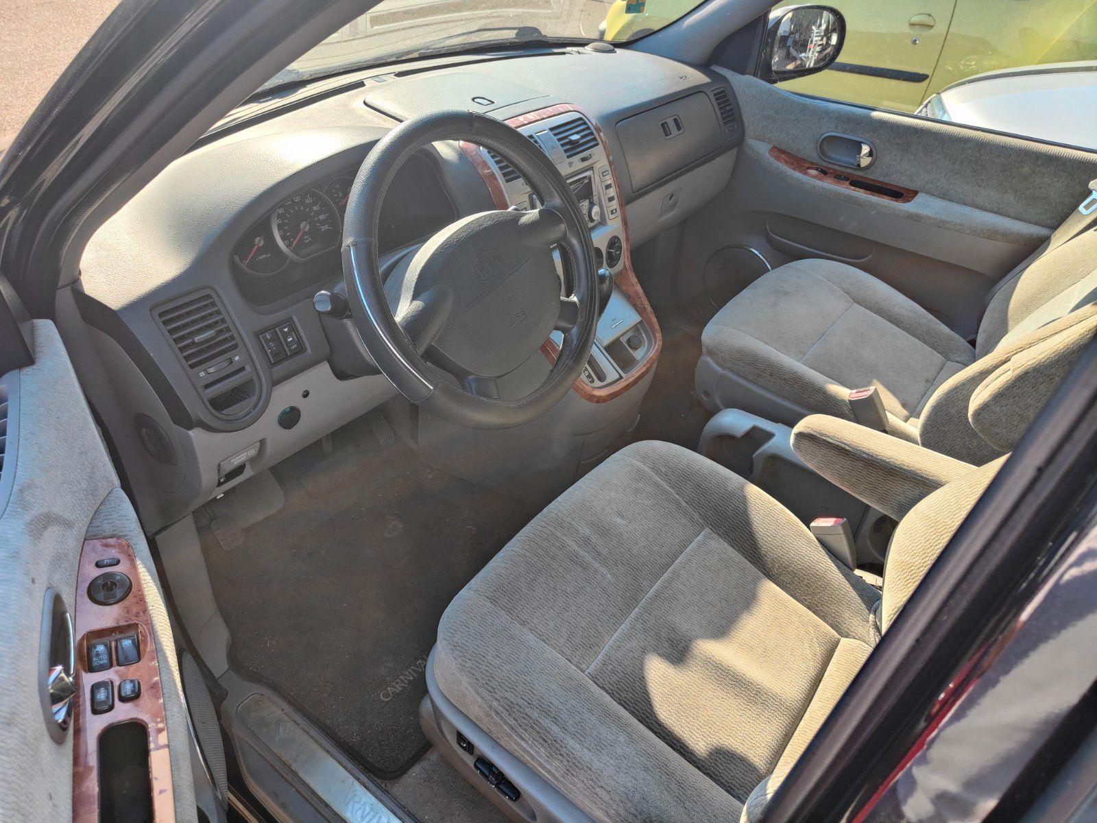 Kia Carnival 2006 — photo 11