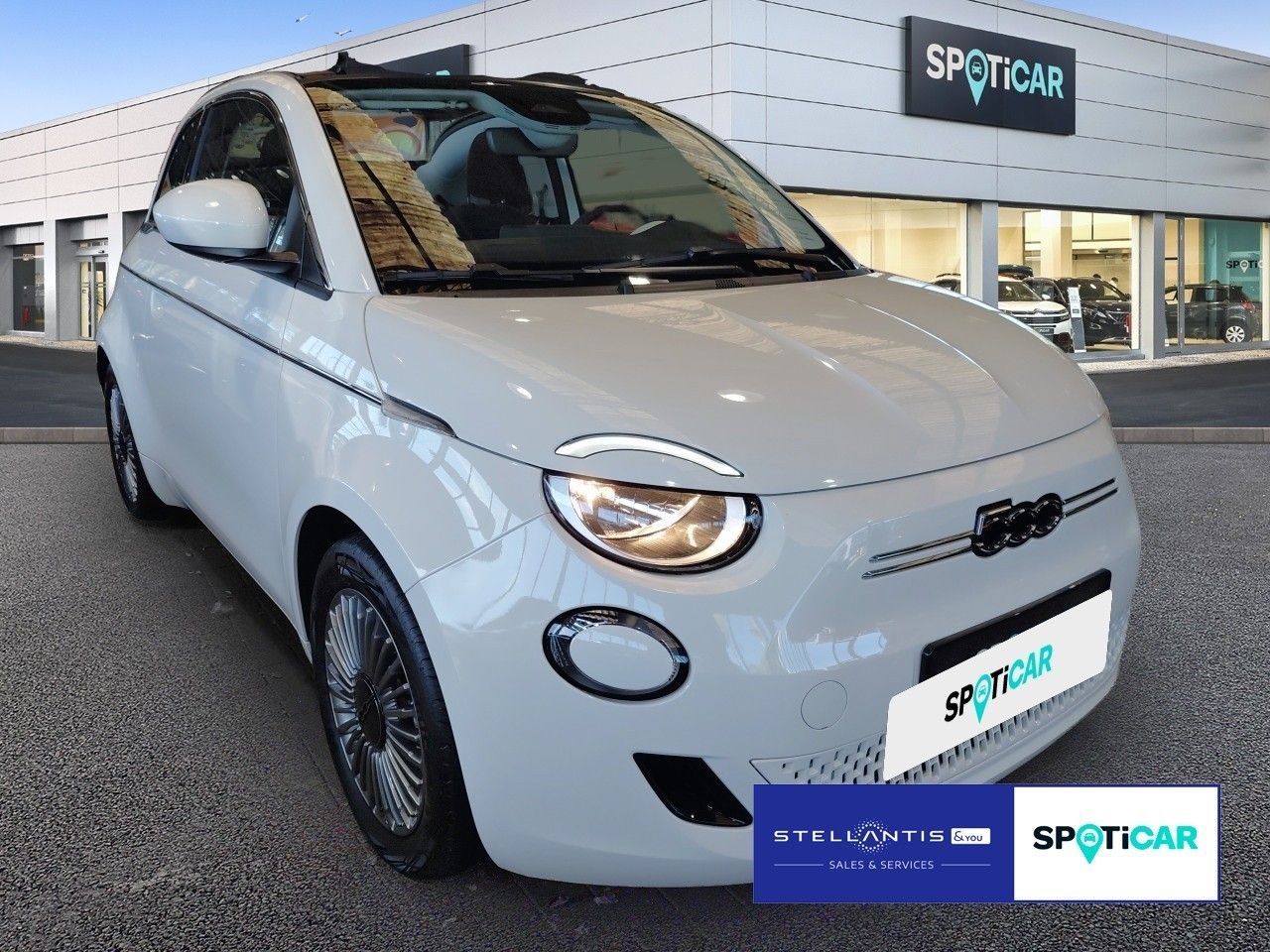 Fiat 500e Cabrio Basis 118 CarPlay imagem 3