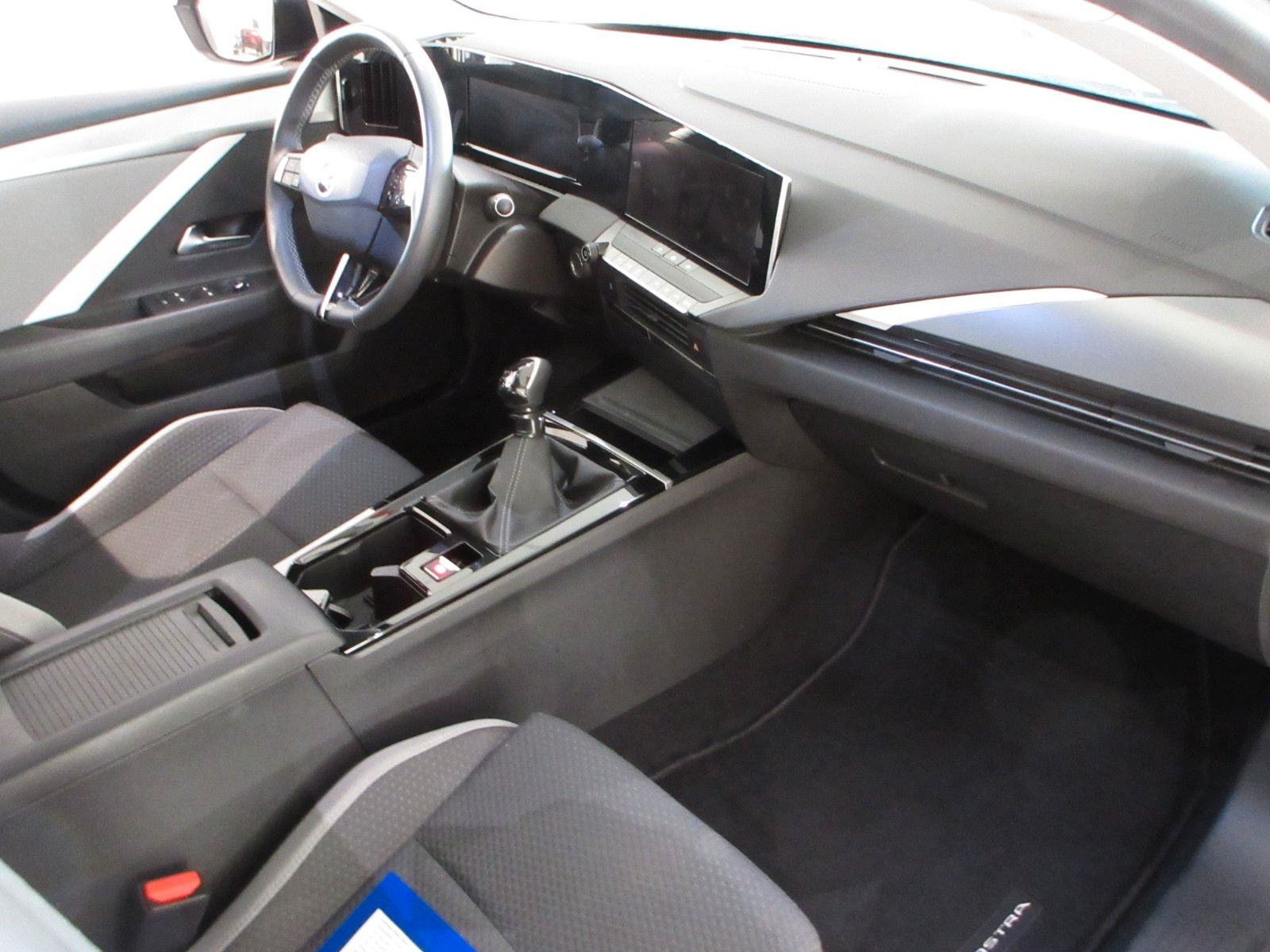 Fahrzeugabbildung Opel Astra L Lim. LED/NAVI/PDC/R´CAM/ALU