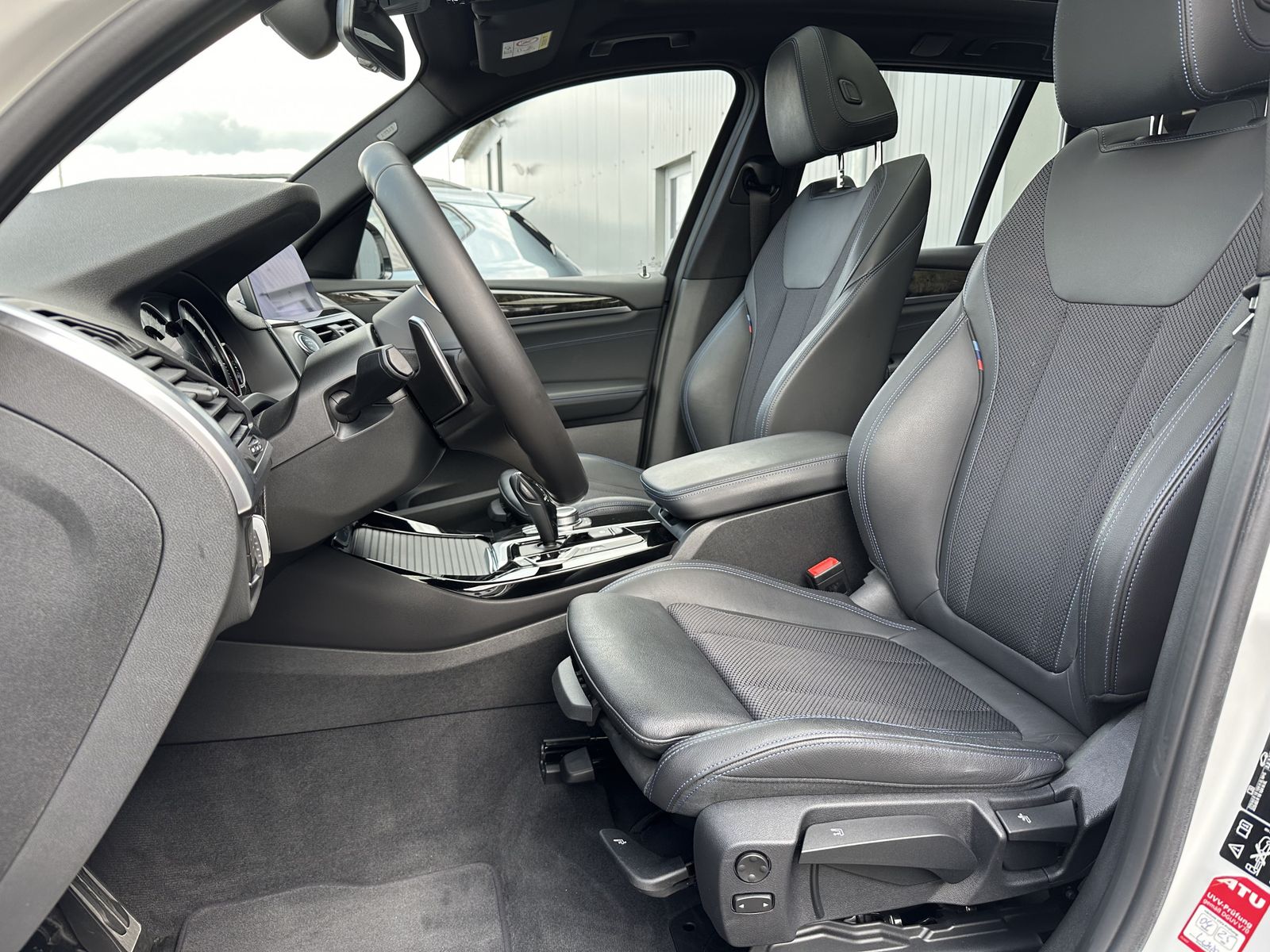 Fahrzeugabbildung BMW X3 xDrive30d M-Sport NAV+LED+AHK+PANO+HUD+ACC+PP
