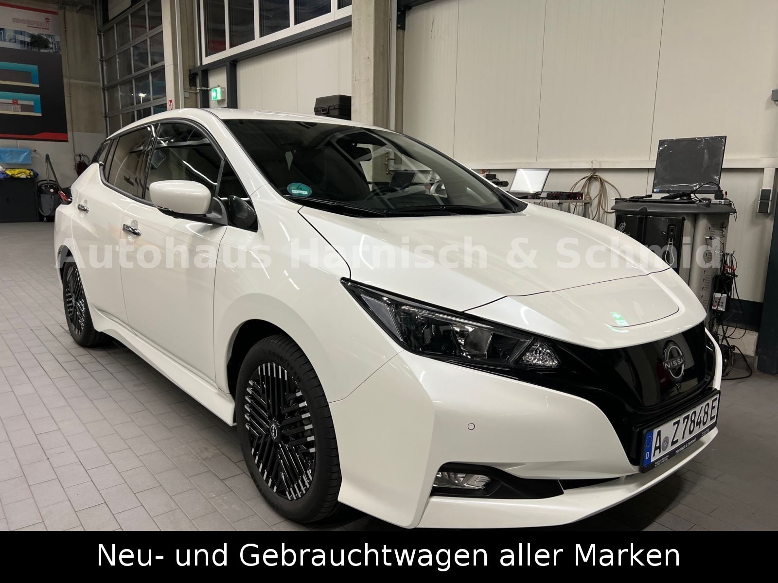 Fahrzeugabbildung Nissan Leaf N-Connecta Winterpaket, Perleffektlack