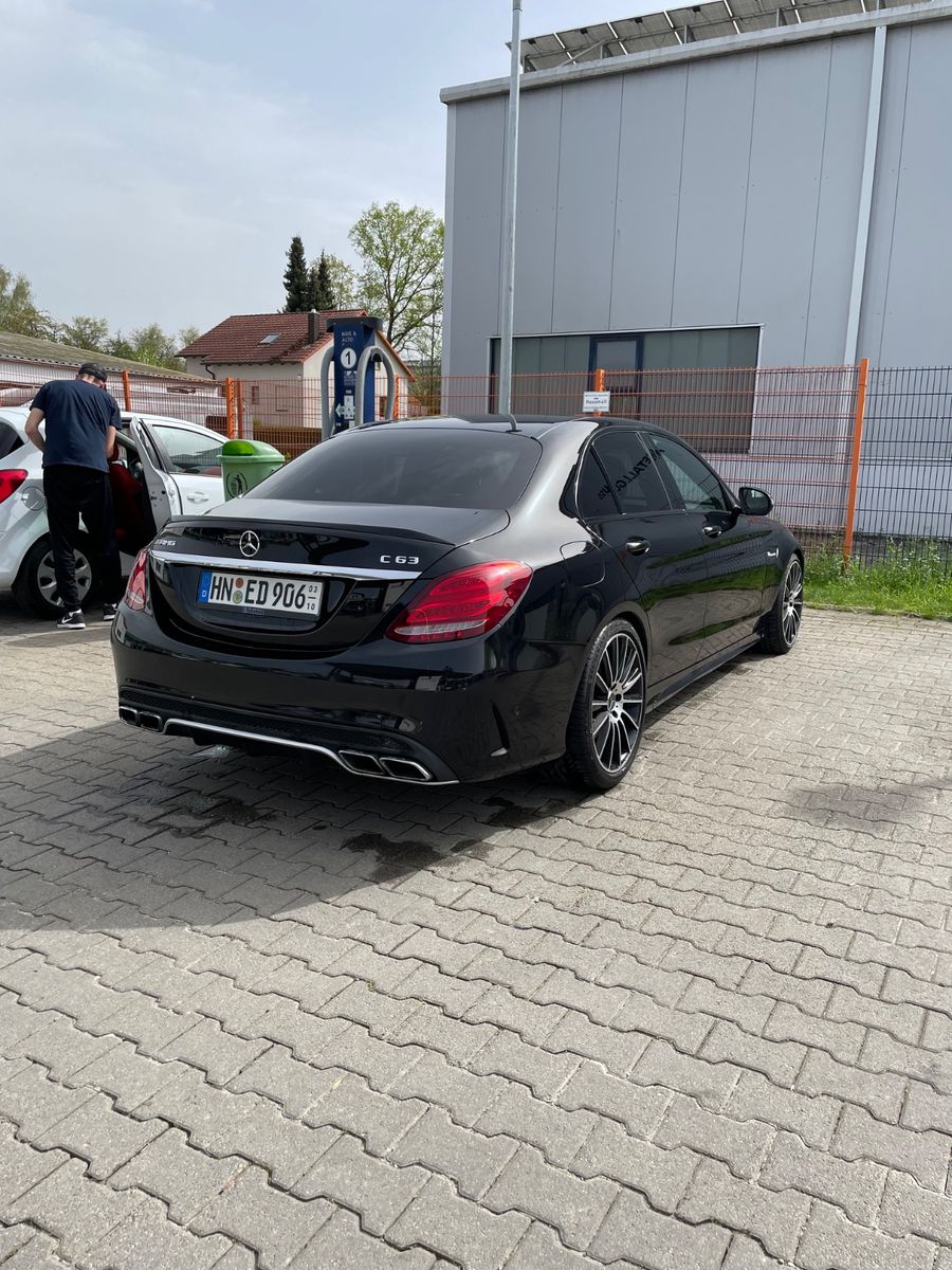 MERCEDES-BENZ C 43 AMG Mercedes-AMG mit Abgasanlage 