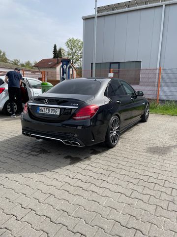 MERCEDES-BENZ C 43 AMG Mercedes-AMG mit Abgasanlage 