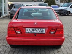 Fahrzeugabbildung E 230 E230