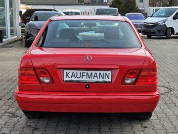 Mercedes E 230 - 5