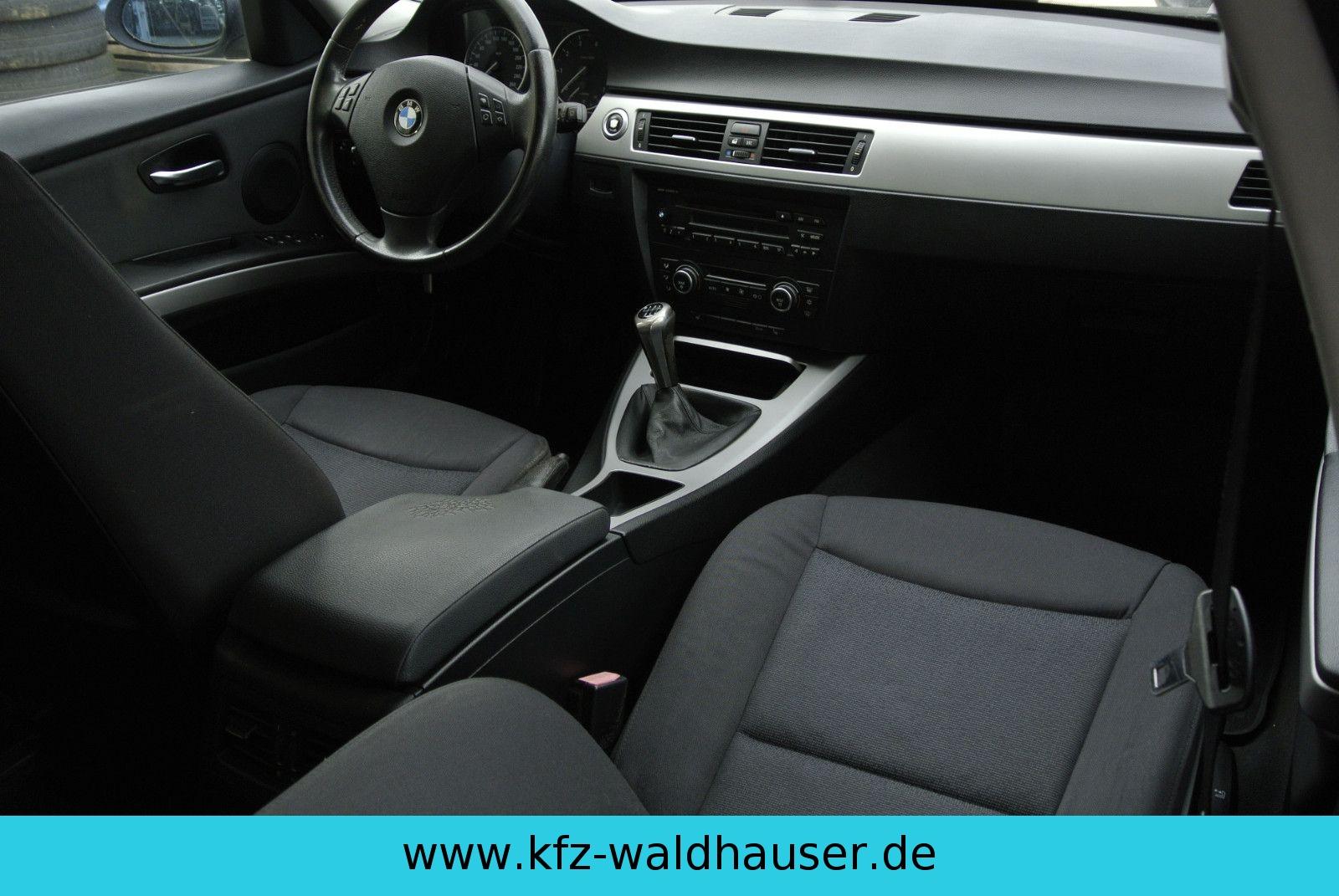 BMW 318 2008 — photo 24