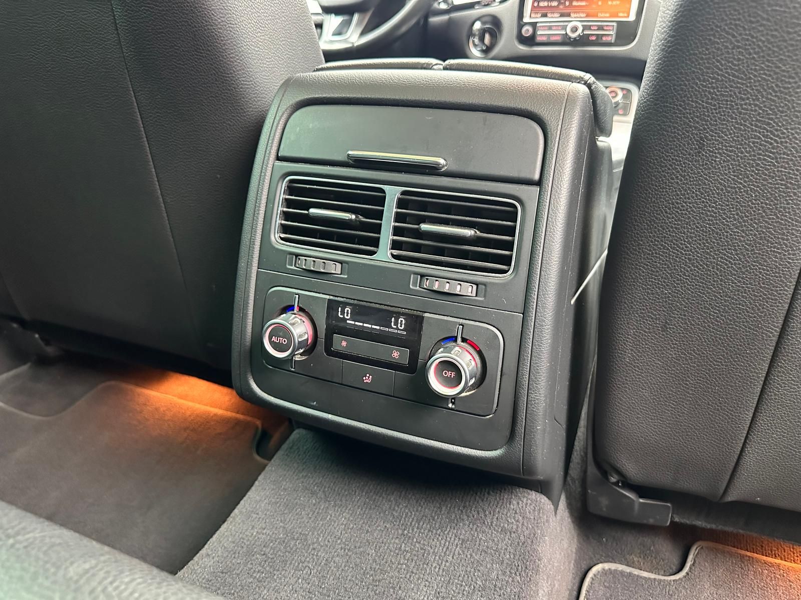 Fahrzeugabbildung Volkswagen TOUAREG 3.0TDI V6/LUFT/PANORAMA/AHK/LED/ACC/NAV