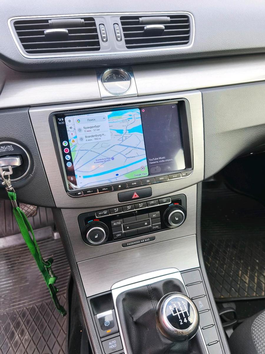 Volkswagen Passat 2011 — photo 8