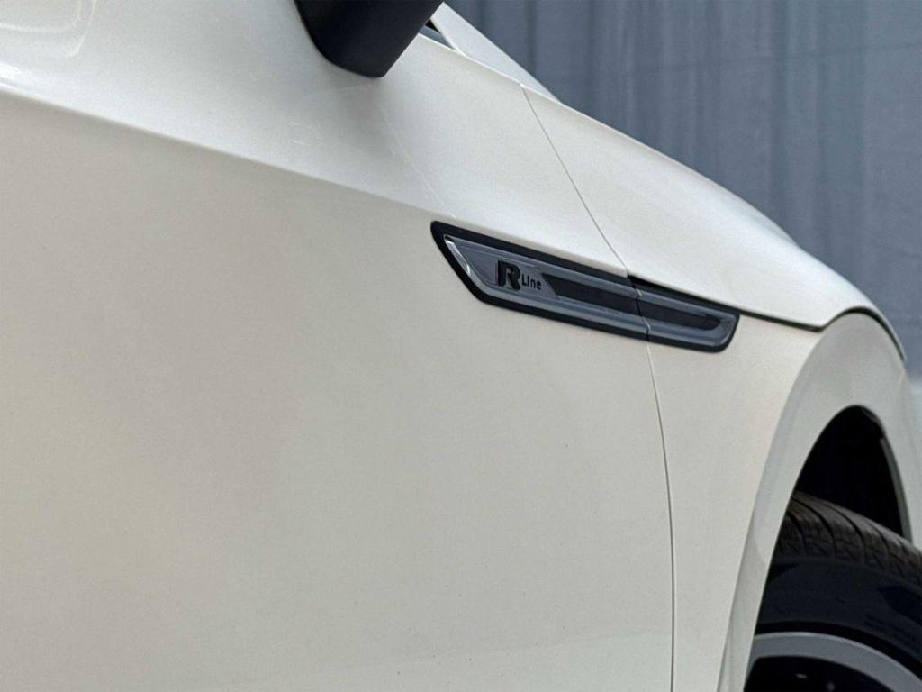 Volkswagen Arteon 2.0 TSI R-Line Leder DigCockpit Massage