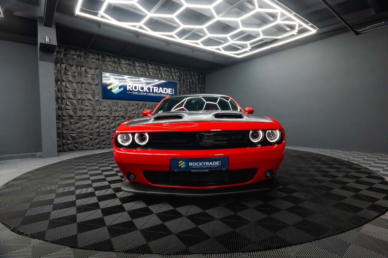 Fahrzeugabbildung Dodge Challenger 6.4 V8 SRT 392 R/T SCATPACK RED DEVIL