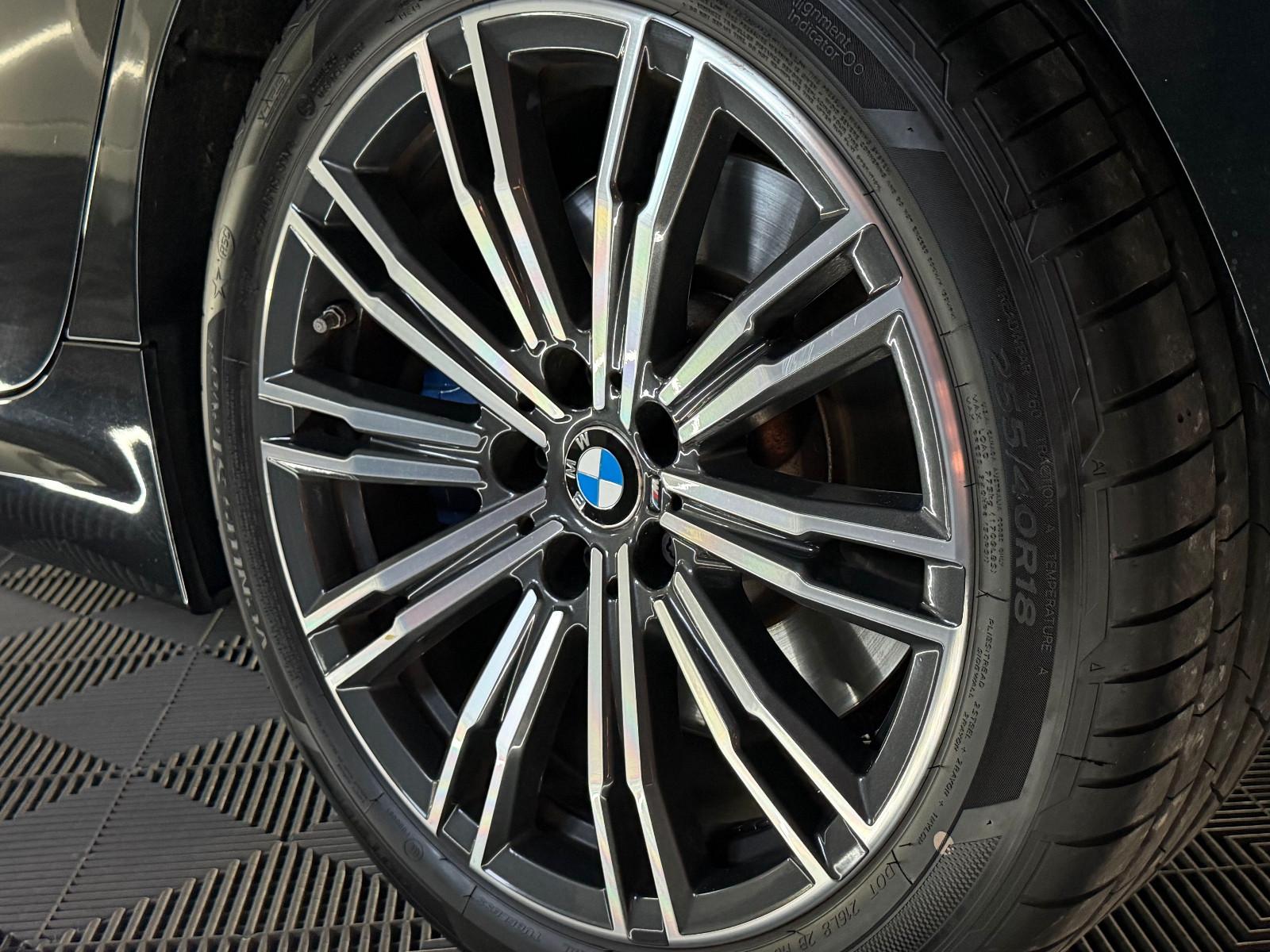 BMW 330 i Lim. M SPORT/LED/VRTL COCKPIT/AMBIENTE