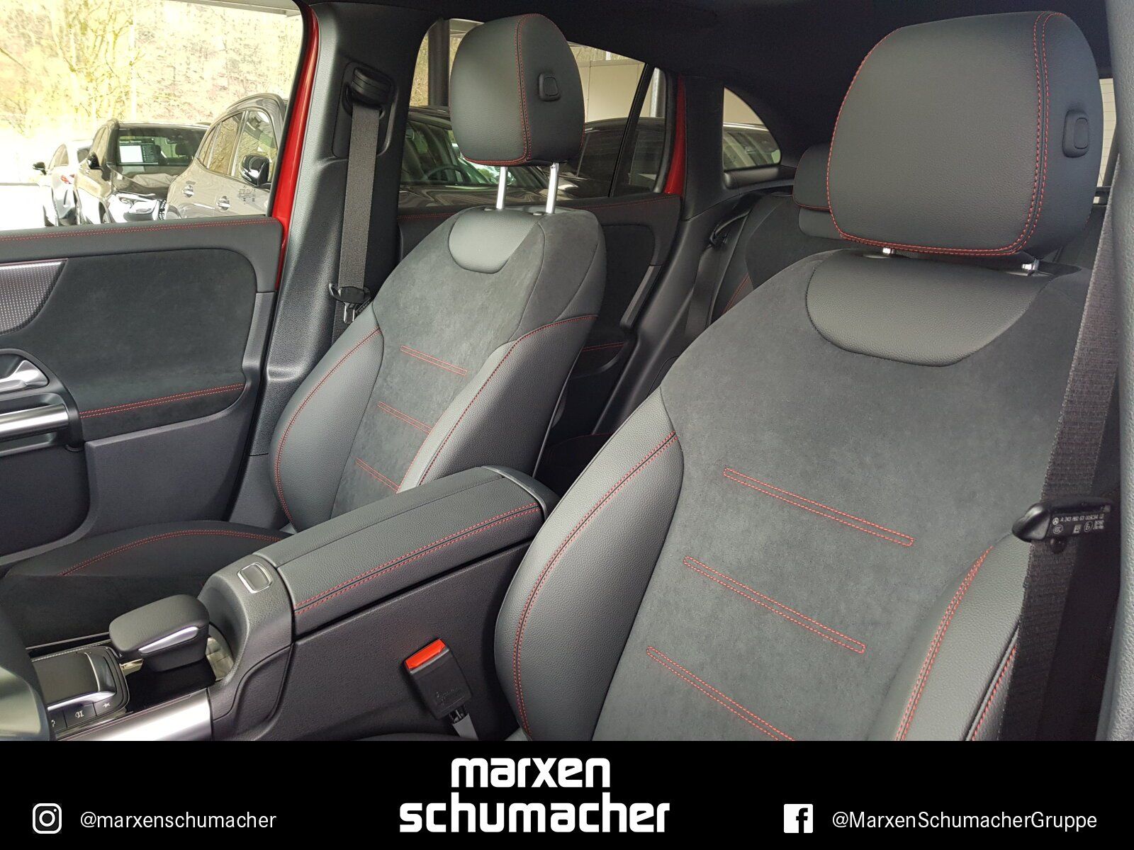 Mercedes-Benz EQA 350 4M AMG Line Pano+MBUX+360°+AHK+LED+Sound foto 8