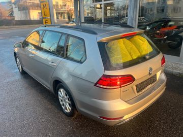 Volkswagen Golf - 6