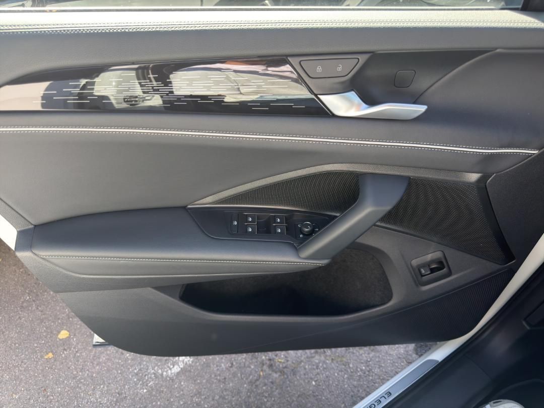 Fahrzeugabbildung Volkswagen Tayron 1.5 eTSI W Elegance 360,AHK,Kamera,LED,LM