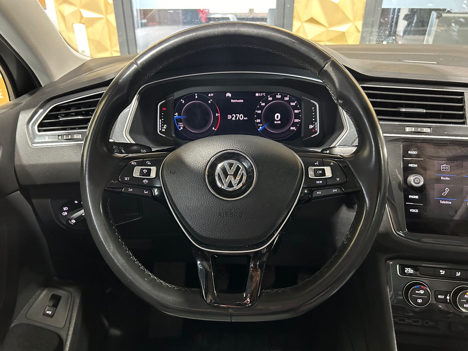 Fahrzeugabbildung Volkswagen Tiguan Highline BMT/PANO/ACC/APPLE/ALCANTARA/KAM