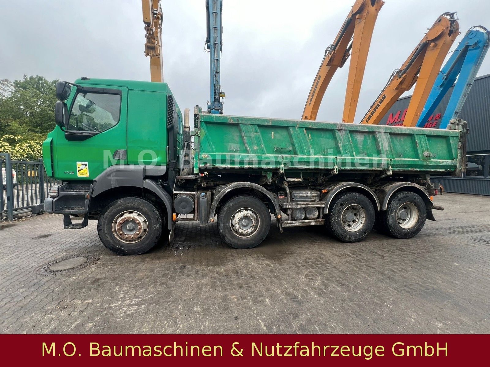 Fahrzeugabbildung Renault Kerax 450.32 / 8x4 / Bordmatik / Blatt/Blatt