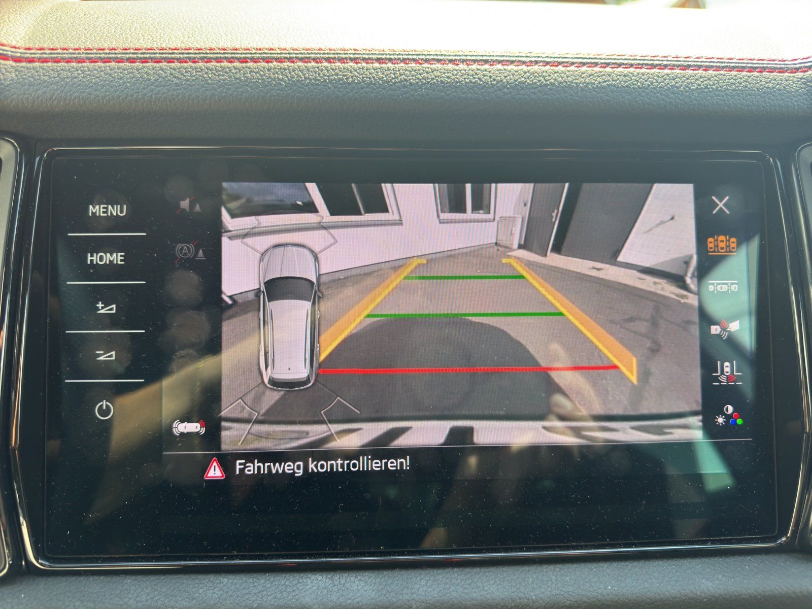 Fahrzeugabbildung SKODA Kodiaq 2.0 TSI RS 4x4/KAMERA/ACC/COLUMBUS/DCC/