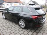 Skoda Octavia Combi 2.0 TDI DSG Style - Skoda Octavia: Kombi