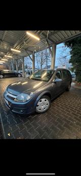 Opel Astra 1.9 cdti H Kombi - Opel Astra aus 2004 mit Diesel-Antrieb