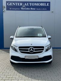 Mercedes V 220 - 2