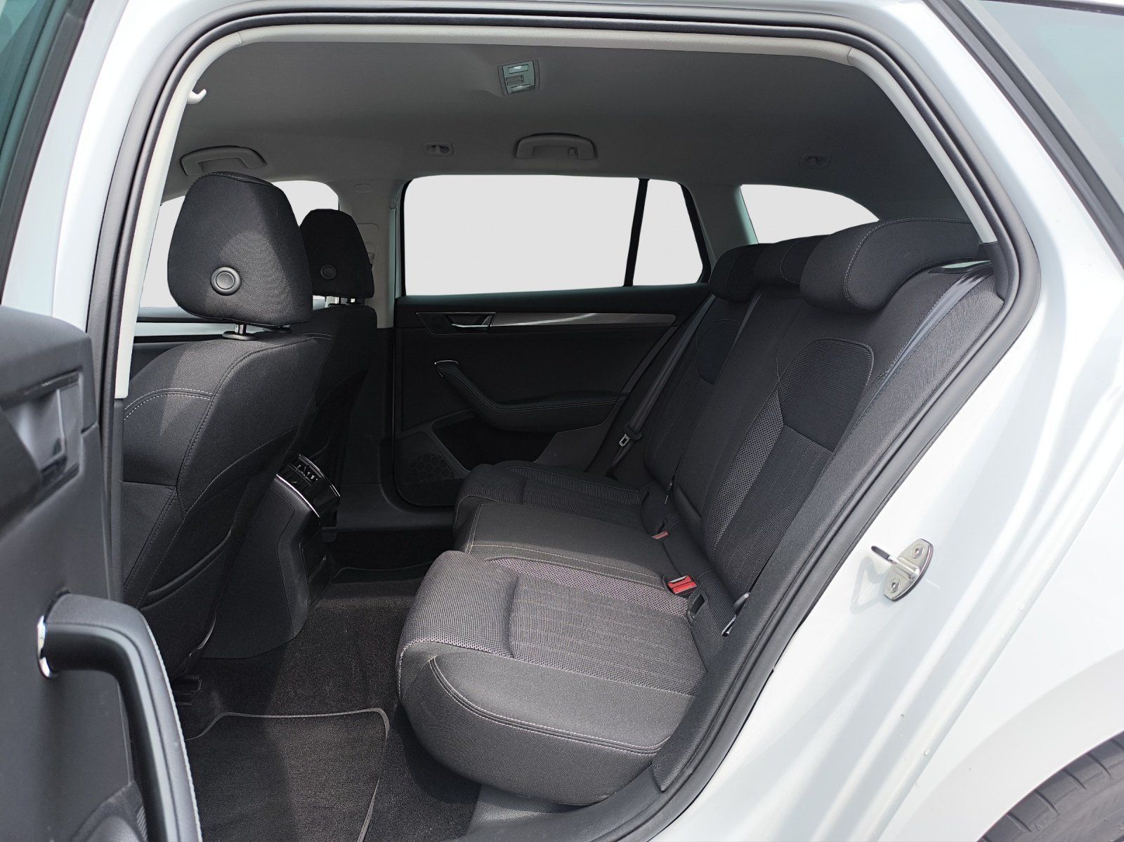 Skoda Superb - Bild 17