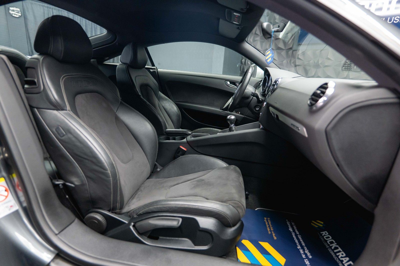 Fahrzeugabbildung Audi 2.5 TFSI TT RS Coupe quattro 6-Gang *Bi-Xenon*