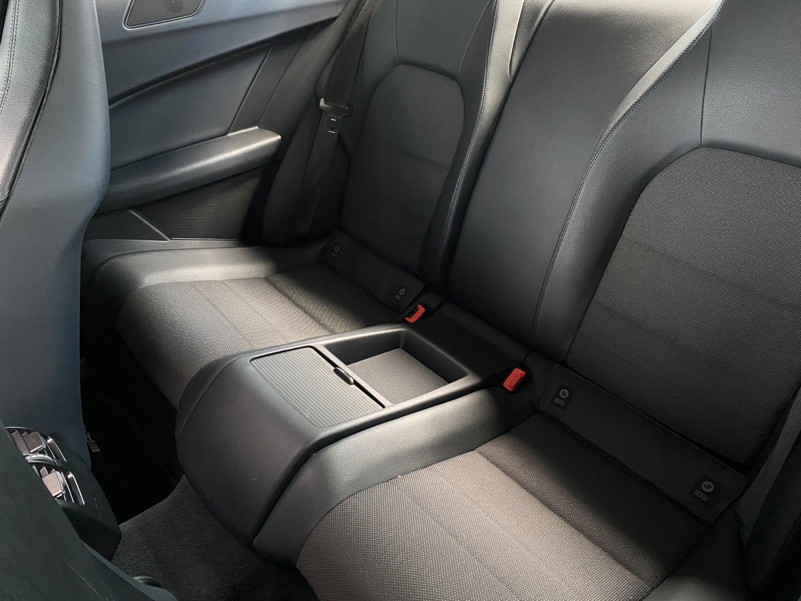 Fahrzeugabbildung Mercedes-Benz C 200 CGI Coupe "Navi Bi-Xenon AMG-Sportpaket "