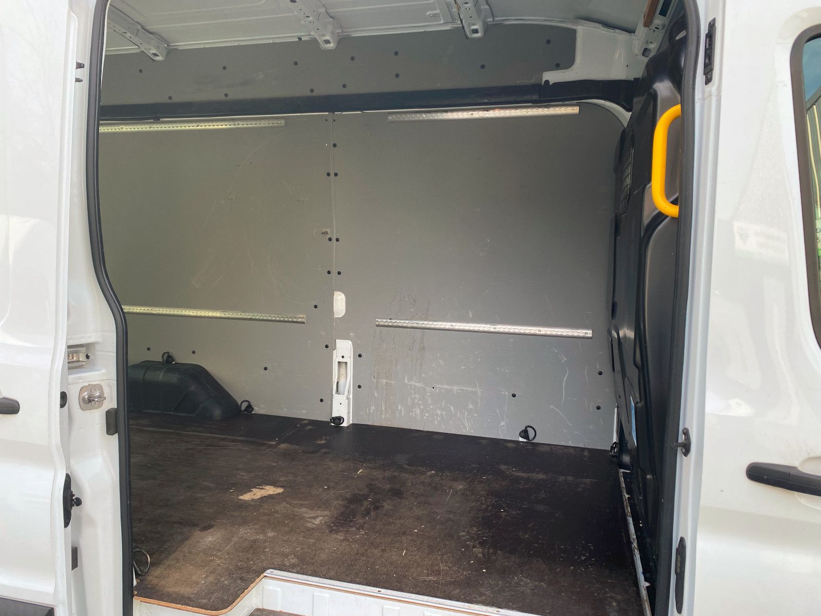 Fahrzeugabbildung Ford TransitKasten350 L4H3 Trend,AHK,Navi,Kamera,SHg