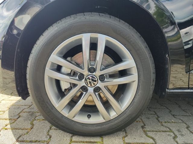 Fahrzeugabbildung Volkswagen Touran 1,5 TSI DSG 7-SITZER KAMERA KEYLESS NAVI