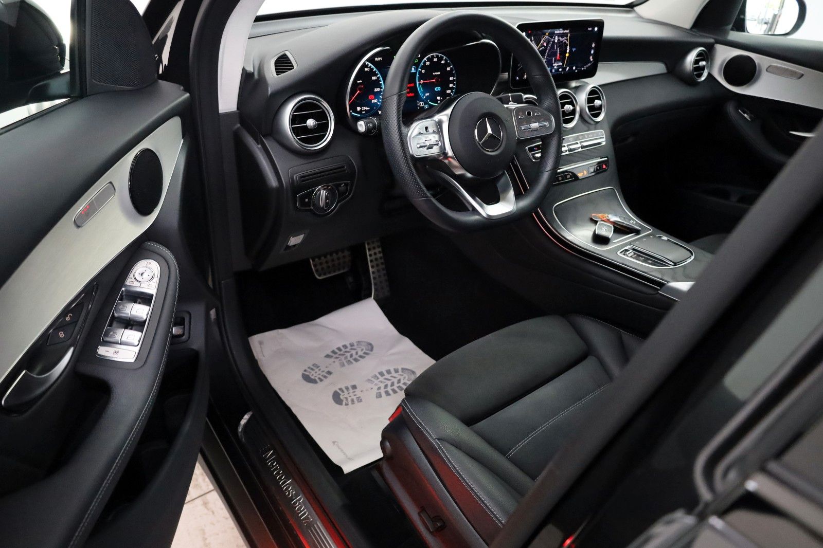 Fahrzeugabbildung Mercedes-Benz GLC 300de 4Matic AMG line,Navi,LED,360°Kamera,SH
